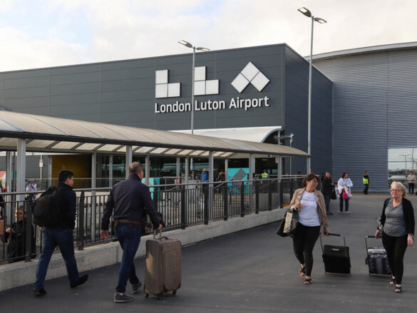 travel luton airport